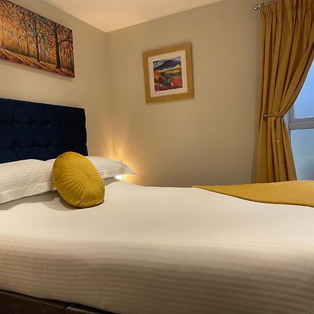 The Mews 2 Bedroom With Private Parking 오반 외부 사진