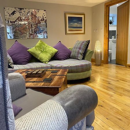 The Mews 2 Bedroom With Private Parking 오반 외부 사진
