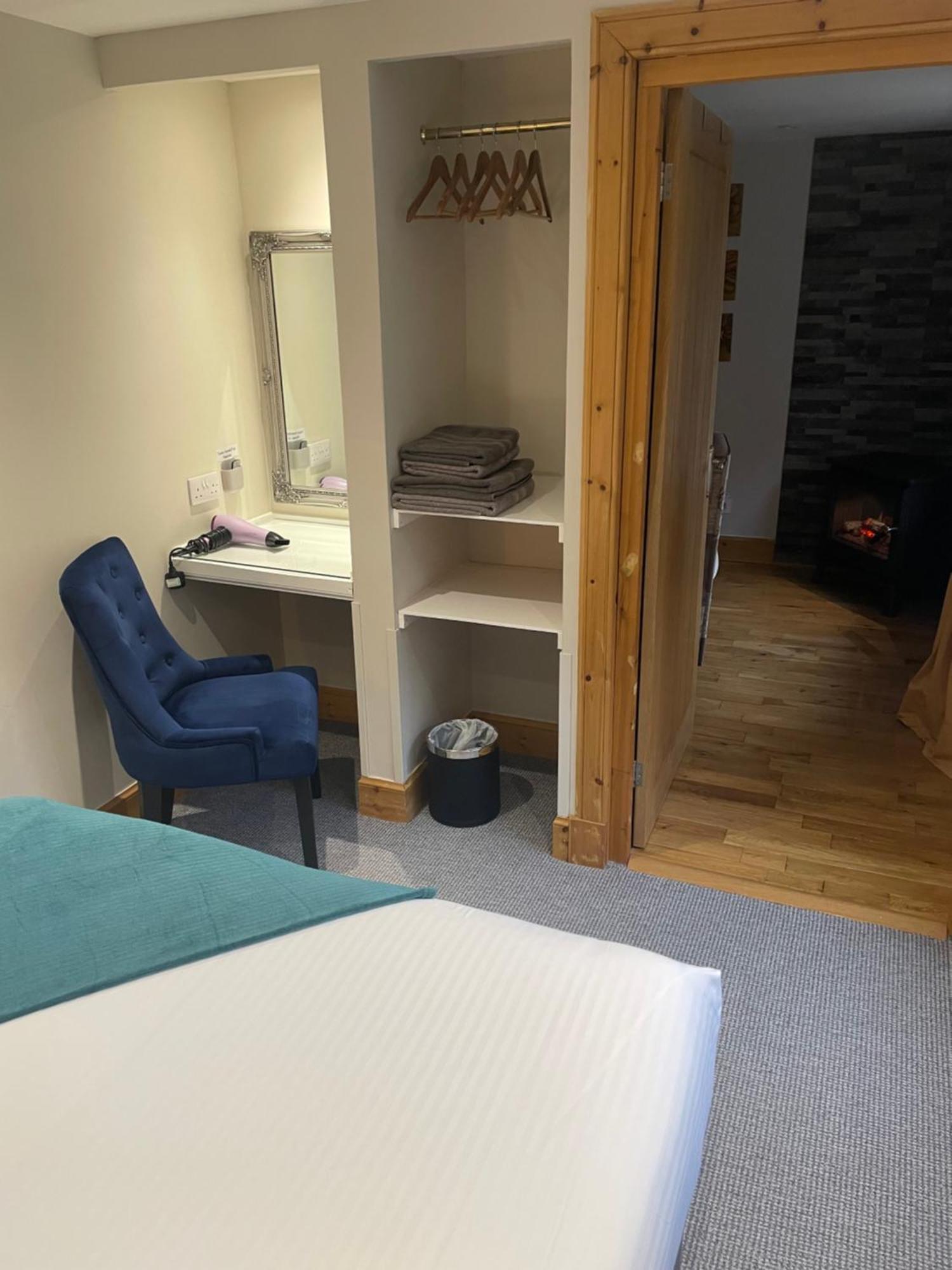 The Mews 2 Bedroom With Private Parking 오반 외부 사진